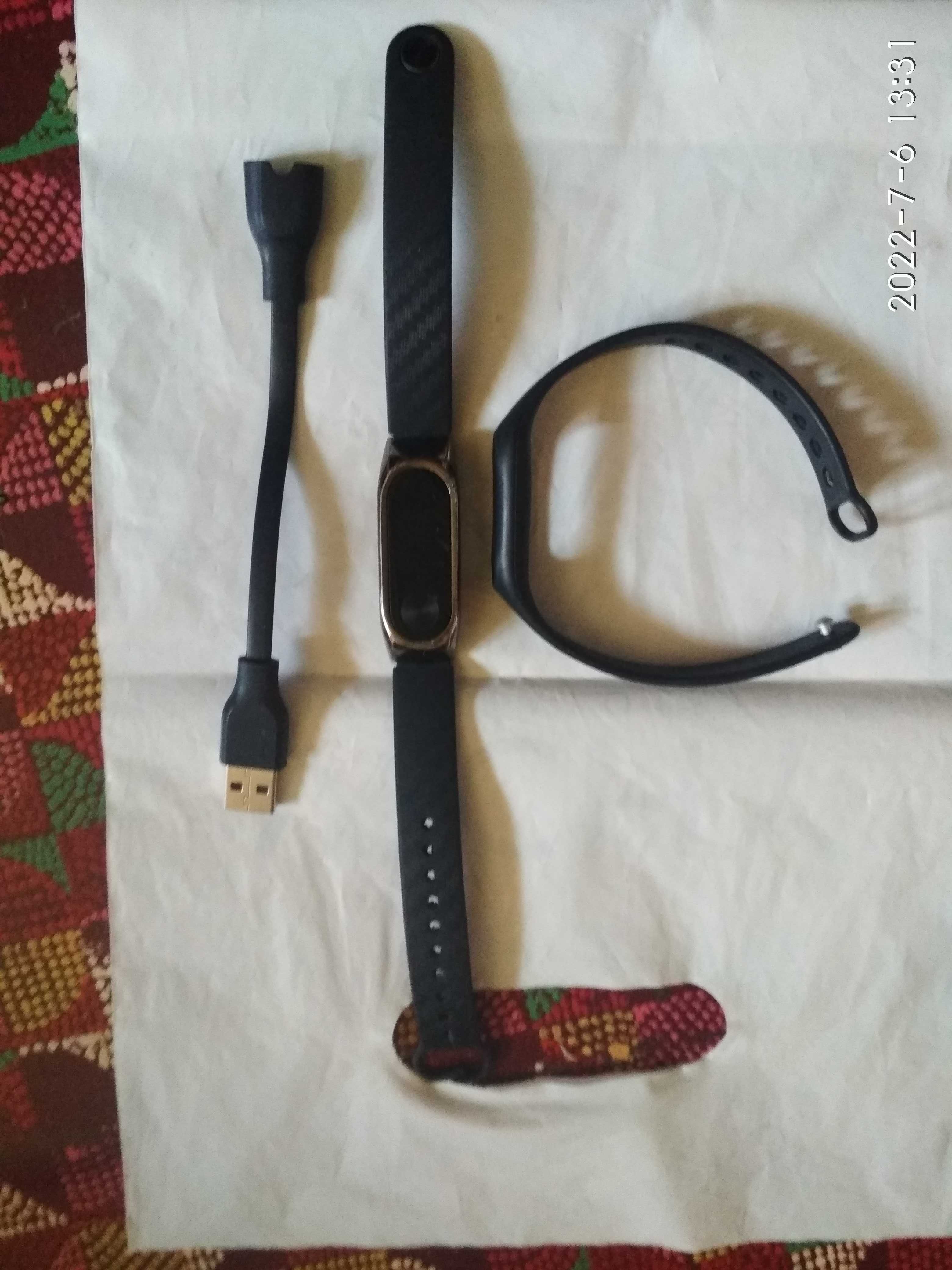 Часы наручные продам.