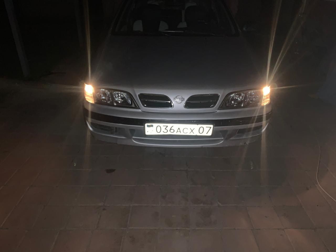 продаю машину ниссан