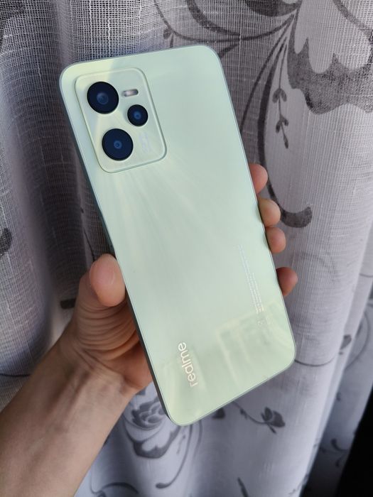 Продам смартфон Realme c35