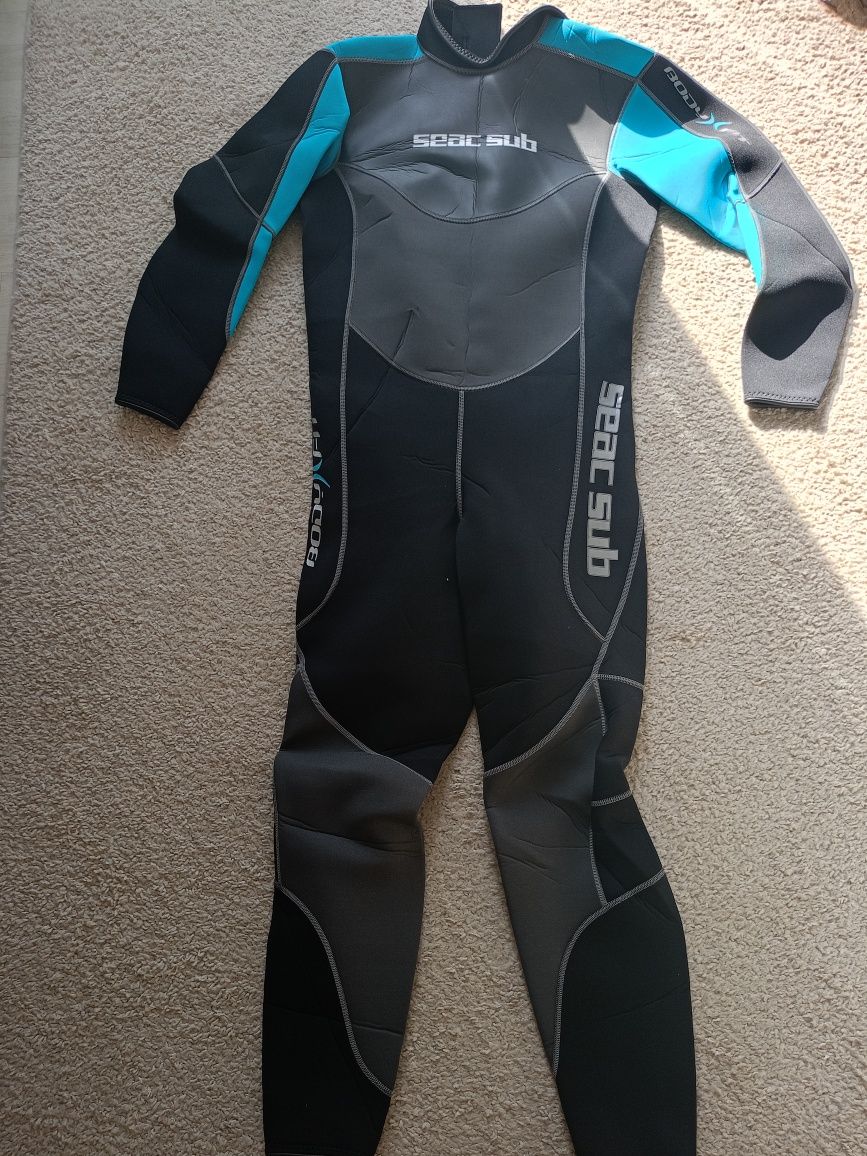 Vând costume de neopren scufundari Seac, nou nout,mărimea XXL grosimea