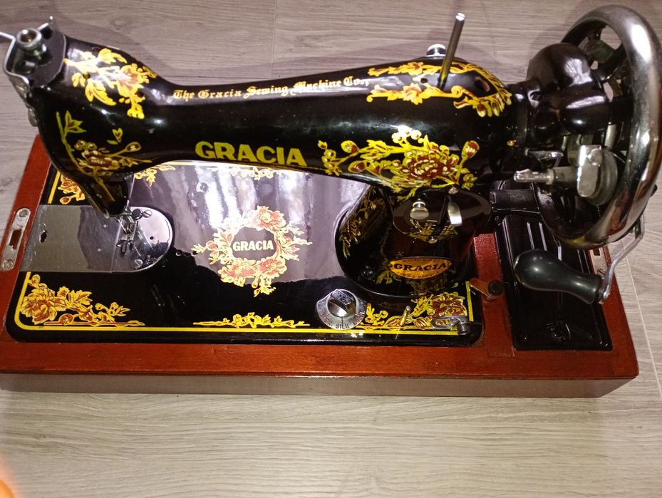 Mașina de cusut Gracia