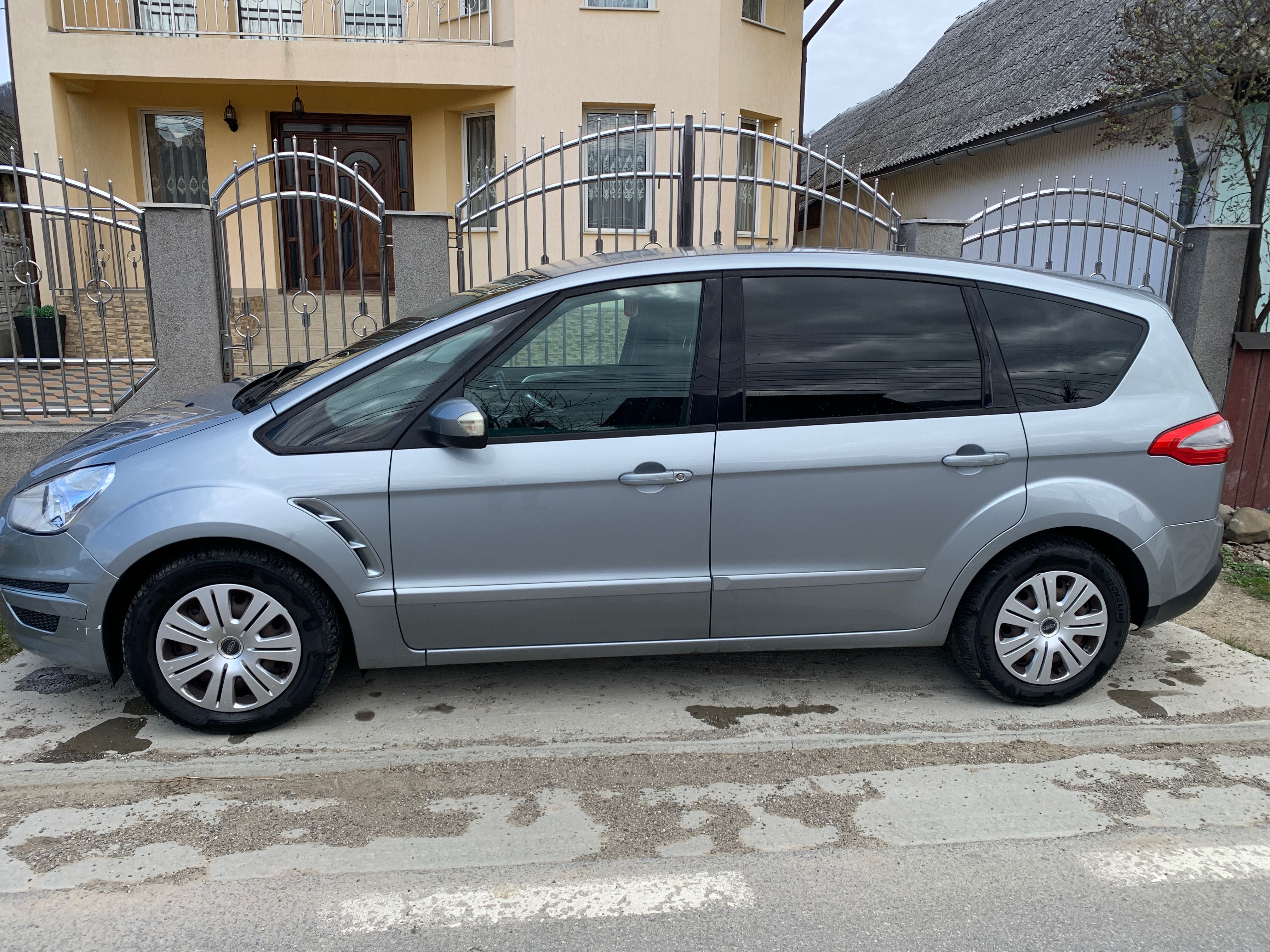 Vind Ford Smax 2011