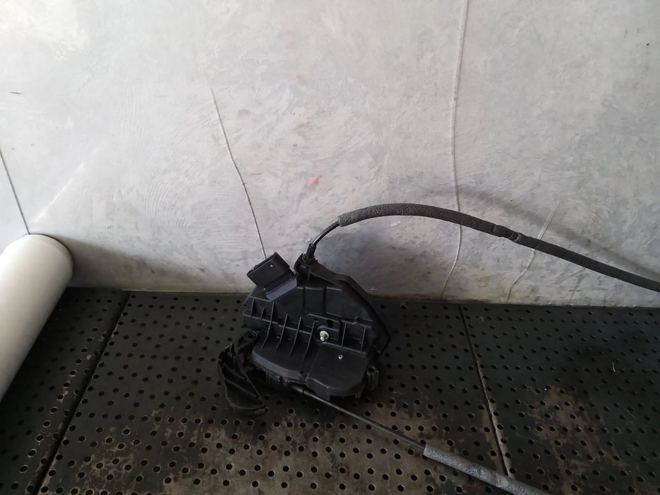 Broasca usa stanga fata ford focus 3 facelift 921755105 bm5aa21813af