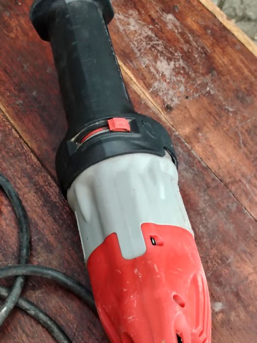 Fierăstrău Milwaukee sspe1300sx