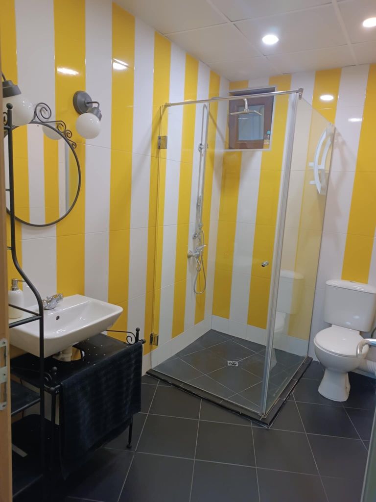 Дава се под наем Етаж от къща в Шумен, Добруджански - 147 кв.м за 408 € - Снимка #5