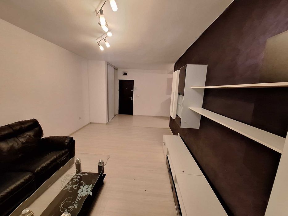 Apartament 2 camere Petroșani • Renovat • Mobilat • Centrală proprie •