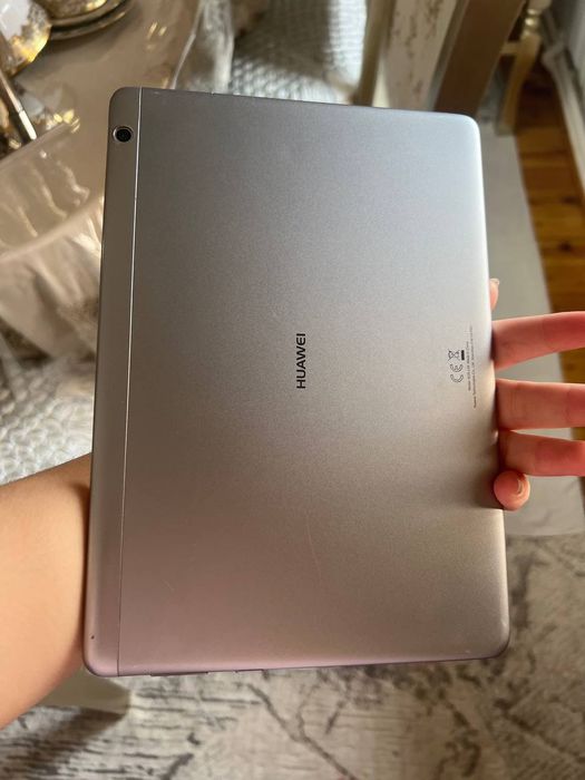 Планшет Huawei MediaPad T3 10 (AGS-L09)
Состояние рабочее, без коробки