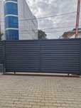 Construim la comanda dvs. garduri si porti din:
- panouri stil jaluzea