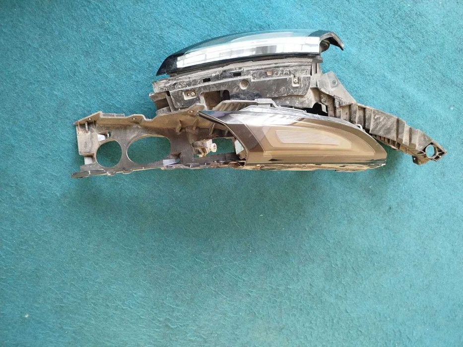 L 9 oldi yon tomn farasi o`ng va chap sotiladi