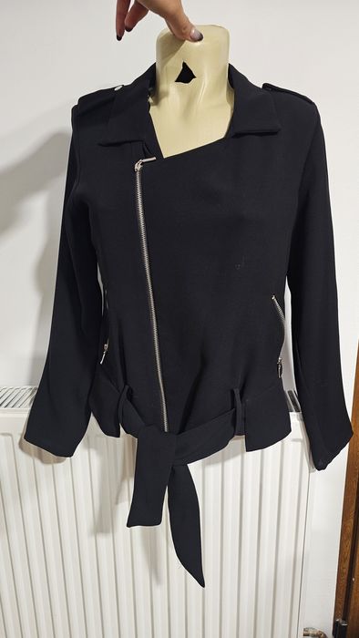 Geaca neagră subțire si elegantă, Zara, XS