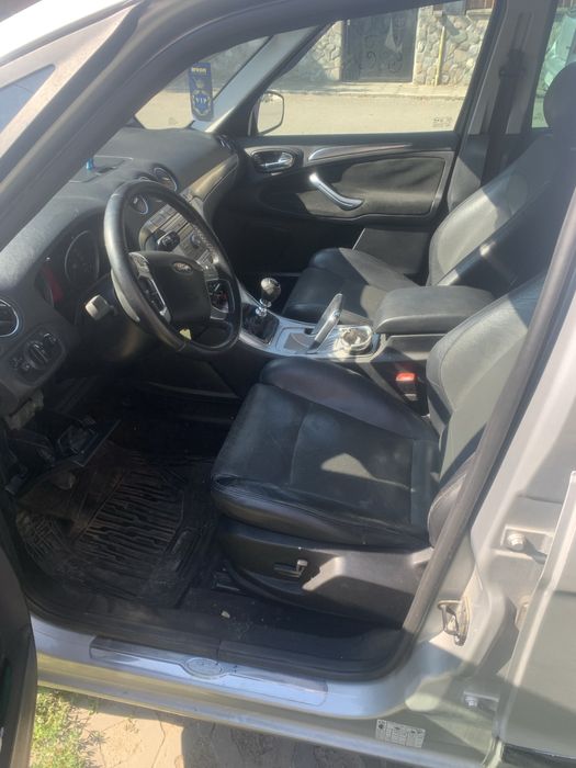 Vand sau schimb  ford s-max 2.0 tdci 140 hp