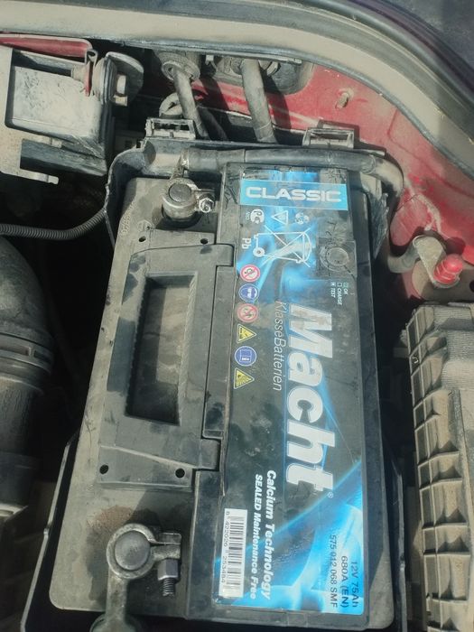 Batetie acumulator auto mach  75ah 760 porniere