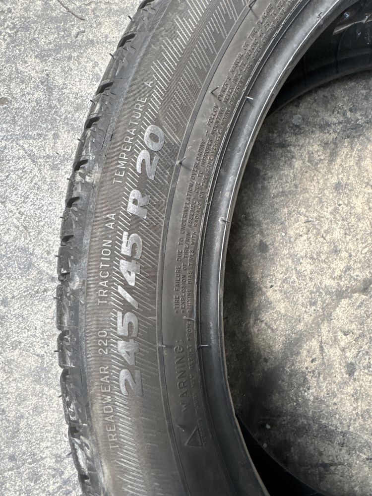 245/45/20 Michelin RSC