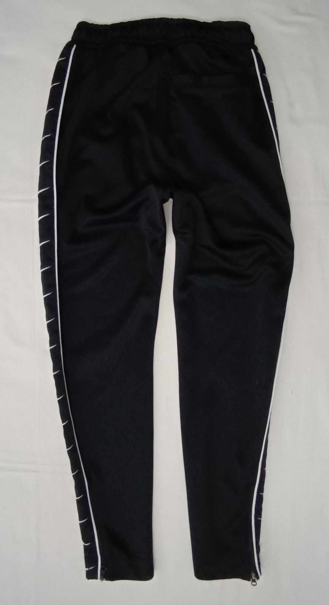 Nike Sportswear Repeat Pants оригинално долнище S Найк спорт долница