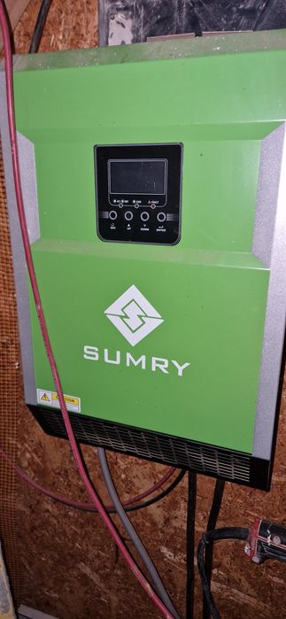 Vând invertor SUMRY 5,5 kw si panouri solare