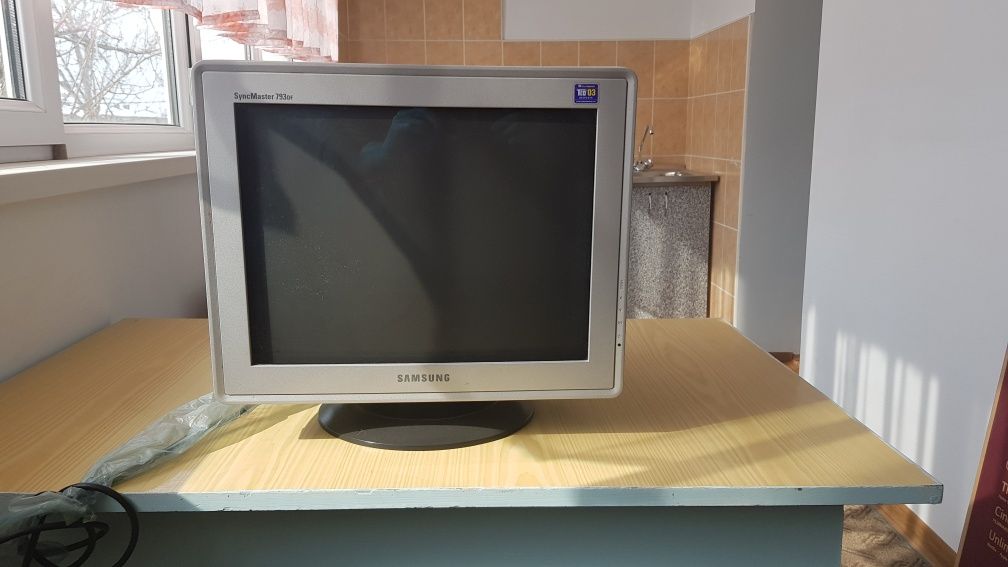 Mонитор Samsung Syncmaster 793df