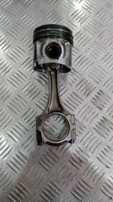 Бутала Корола 2.0д4д 116кс 2005г - Toyota Corolla 2.0D4-D 116hp