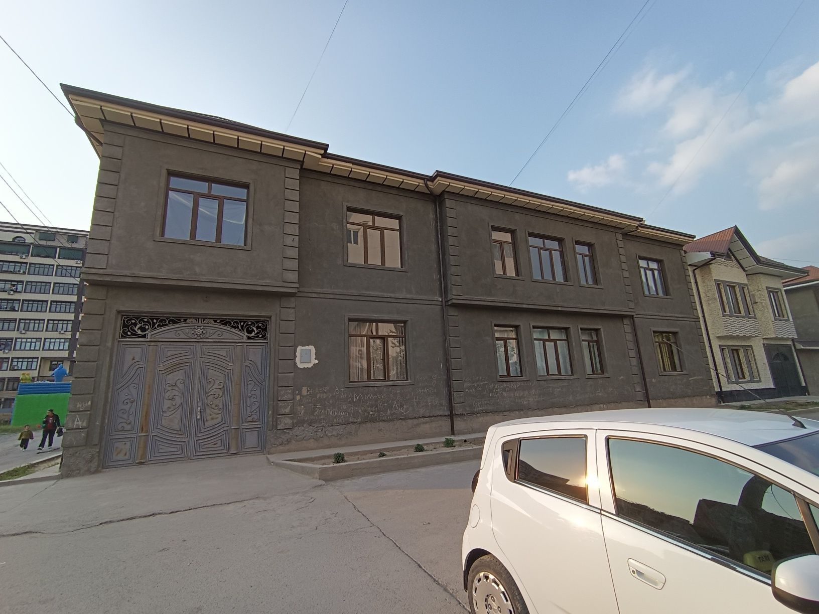 Hovli/Uchaska 5 sotix yerda. Sotamiza yoki arendaga beriladi