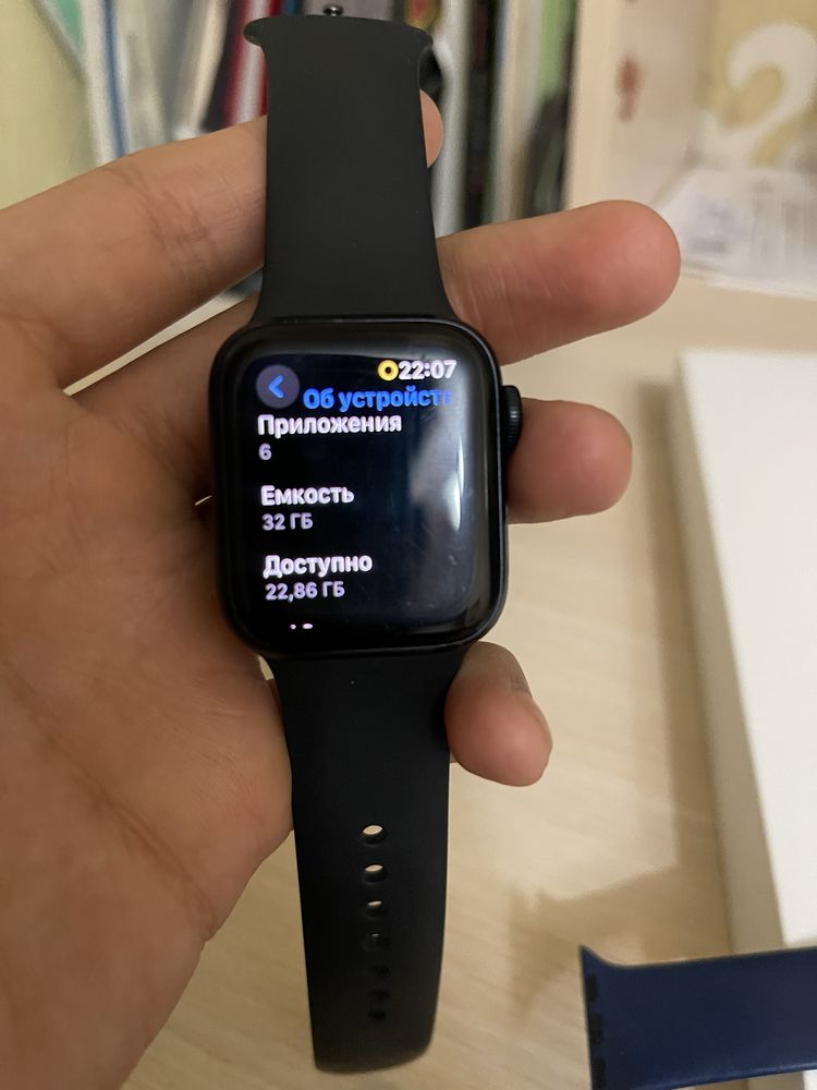 Продам Apple Watch se 2