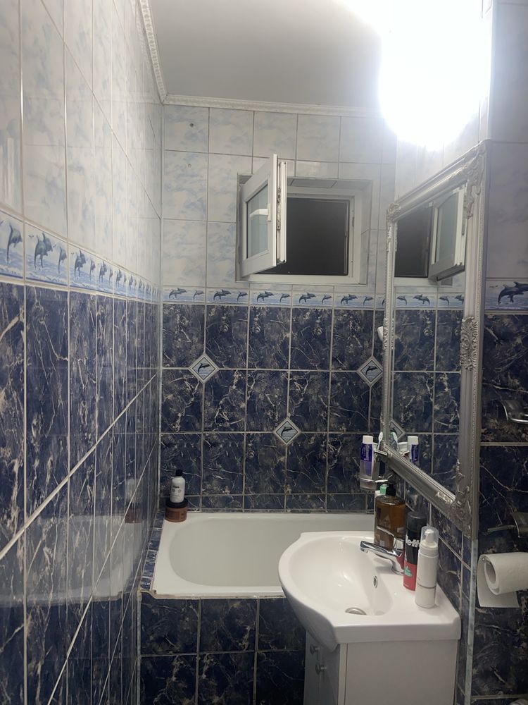 Vand apartament cu doua camere in Nufarul