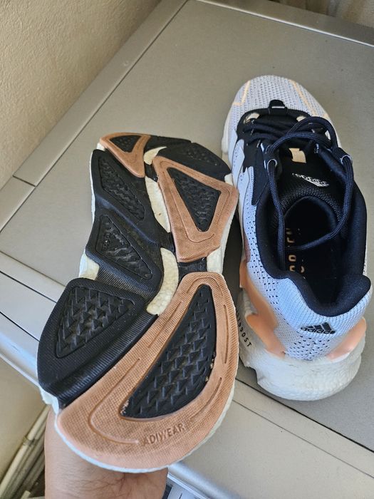 Маратонки Nike i Adidas