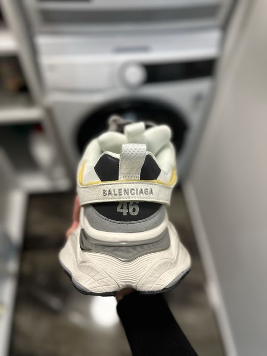 Balenciaga Cargo