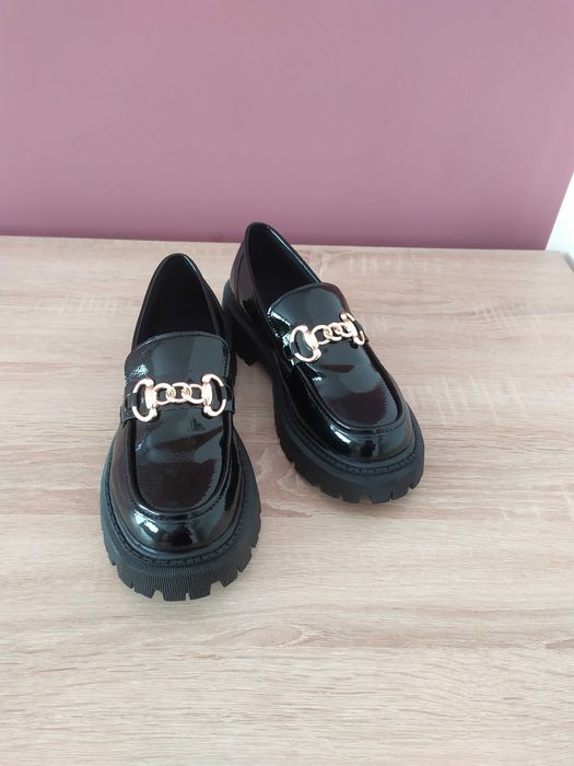 Черни лачени мокасини с дебела подметка,39