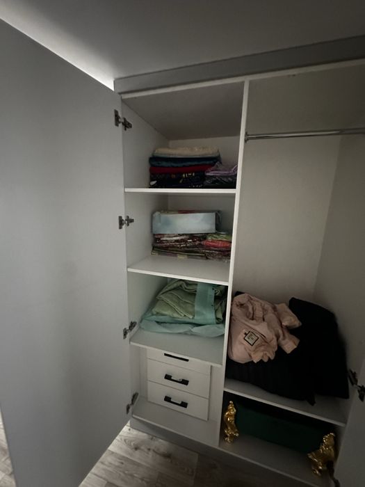 Шкаф в идеальном состоянии!