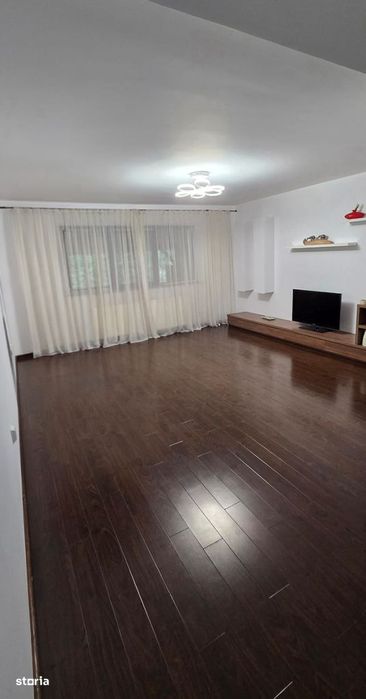 Casa De Inchiriat In Zona Centrala A Ramnicului ( Matei Basarab)