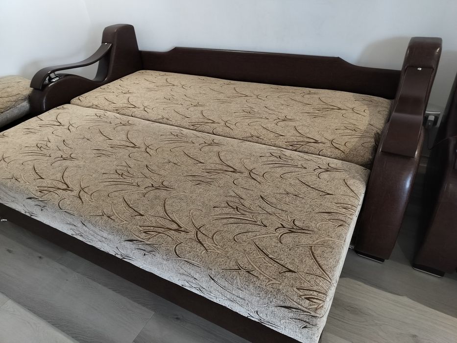 Vând canapea extensibilă+2 fotolii