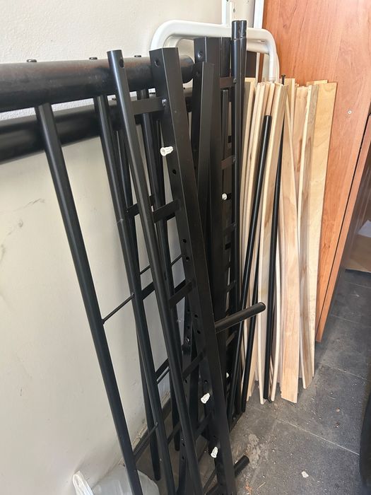 Рамката за легло 180x200 и подматрачна рамка с ламели