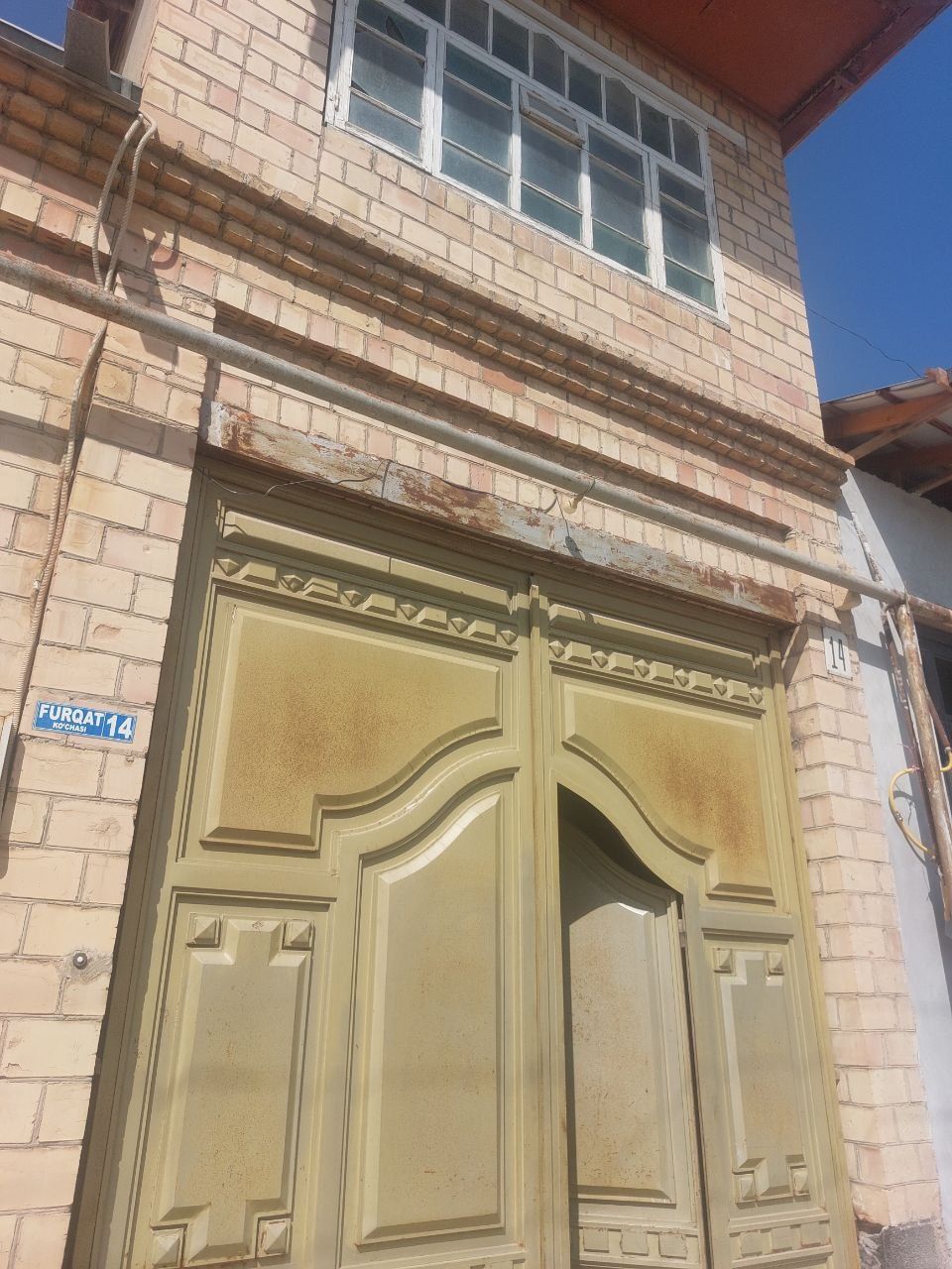 Samarqand Bulungur markazida  8 sotix uy sotiladi