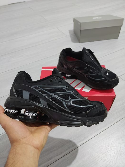 Nike shox supreme