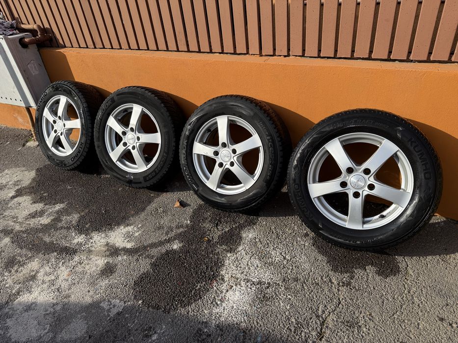 Jante aliaj cu anvelope de iarna R15