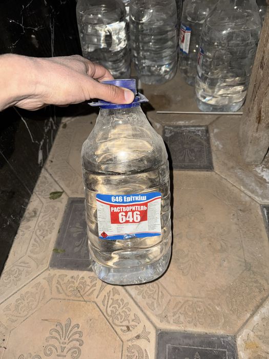 Растворитель 4 литра. Имеется 100 штук.