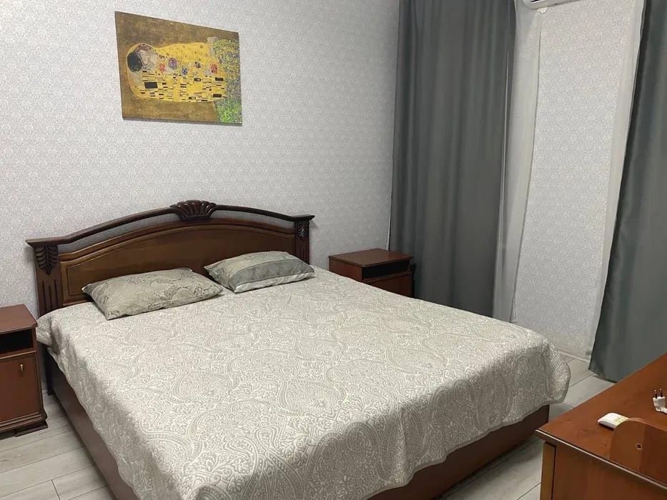 2-Часа 3000 тенге 1-комнатная в центре. Абая-Ташкентская