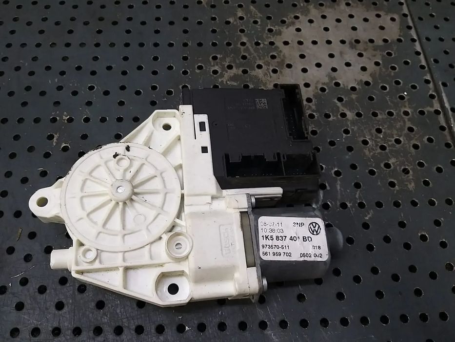 Motoras macara stanga fata vw golf 6 5k 1k5837401bd 0130822229 f005s00149