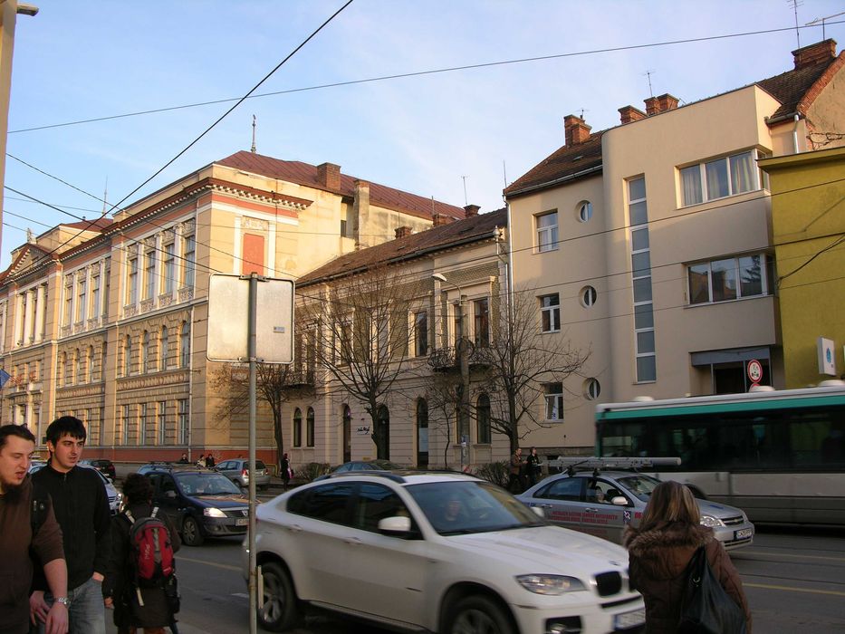 PF dau in chirie ap. 2 camere ULTRACENTRAL, 75 mp, str. Baritiu nr 29,