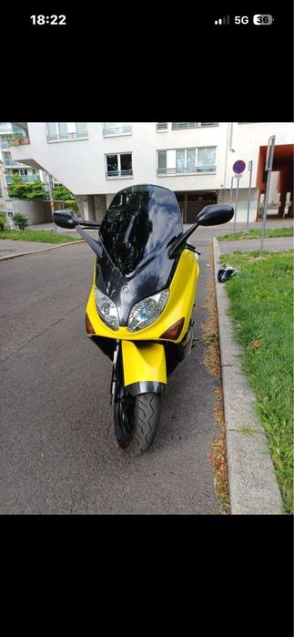 Продавам Yamaha T Max 500