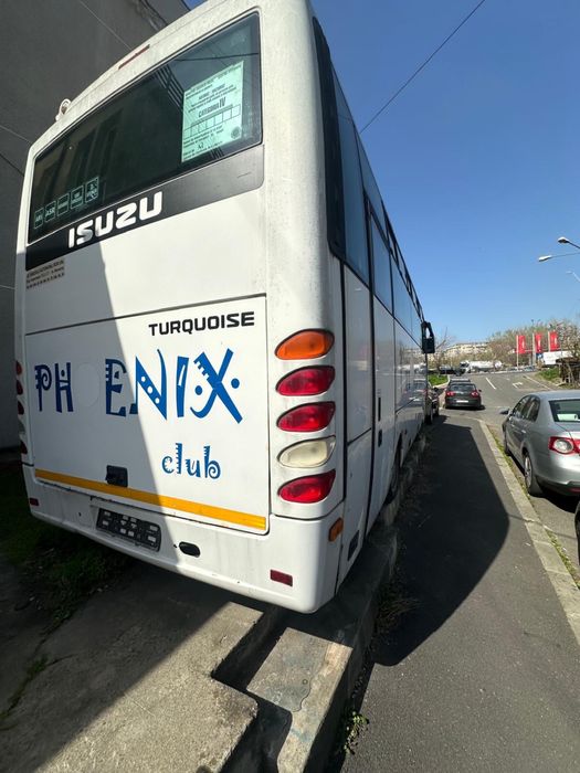 Isuzu turquoise Microbuz