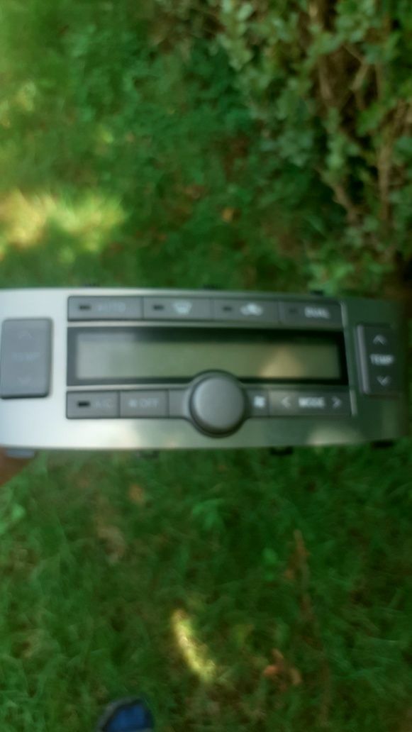 Климатроник за тоюта авенсис 2005 година 116 коня