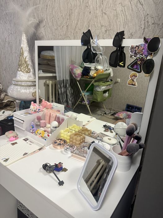 продам косметически столик