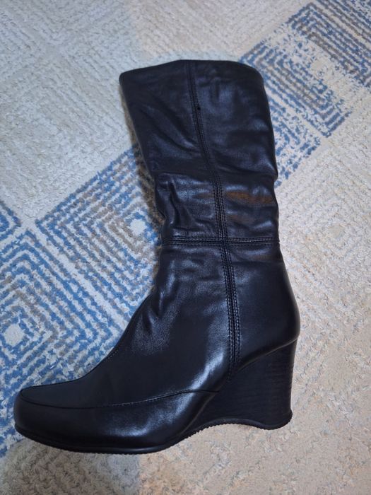 Женские ботинки