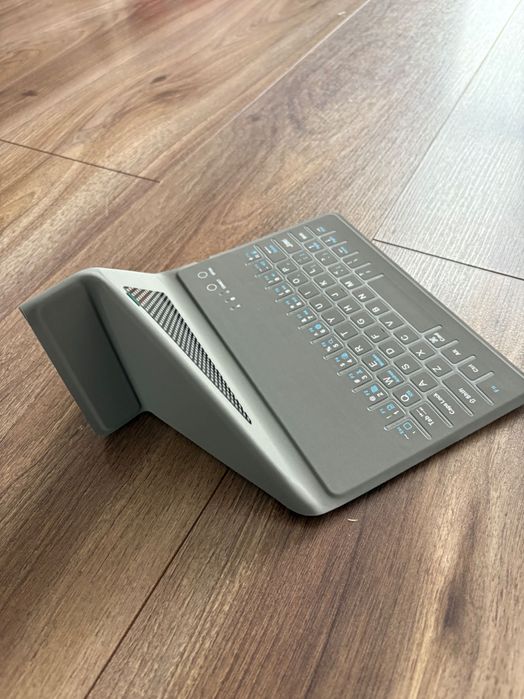 Husa cu tastatura bluetooth A+ 7-8inch