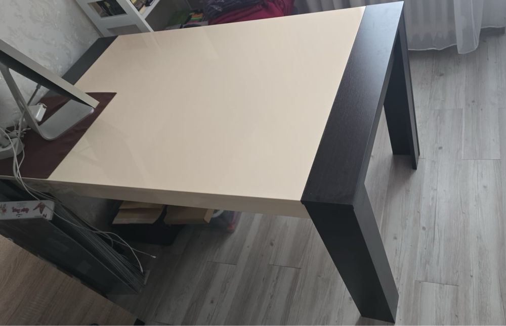 Dulapuri mari + masa sticla crem & wenghe si birou negru