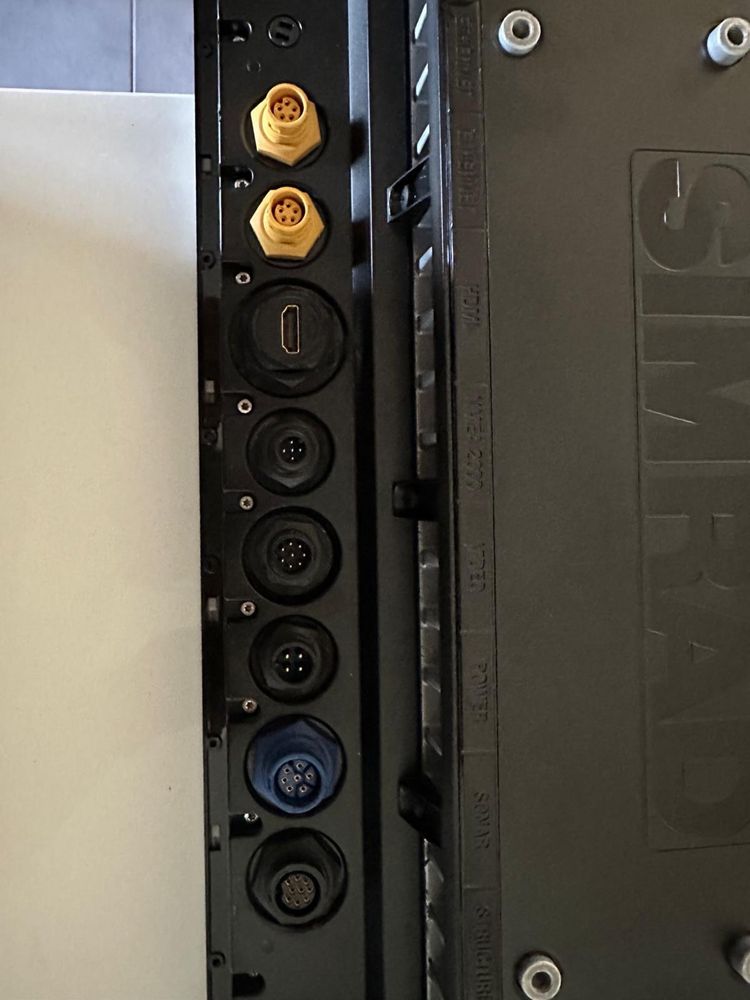 Елктронен диспплей индетифициран като Simrad NSS12 evo2