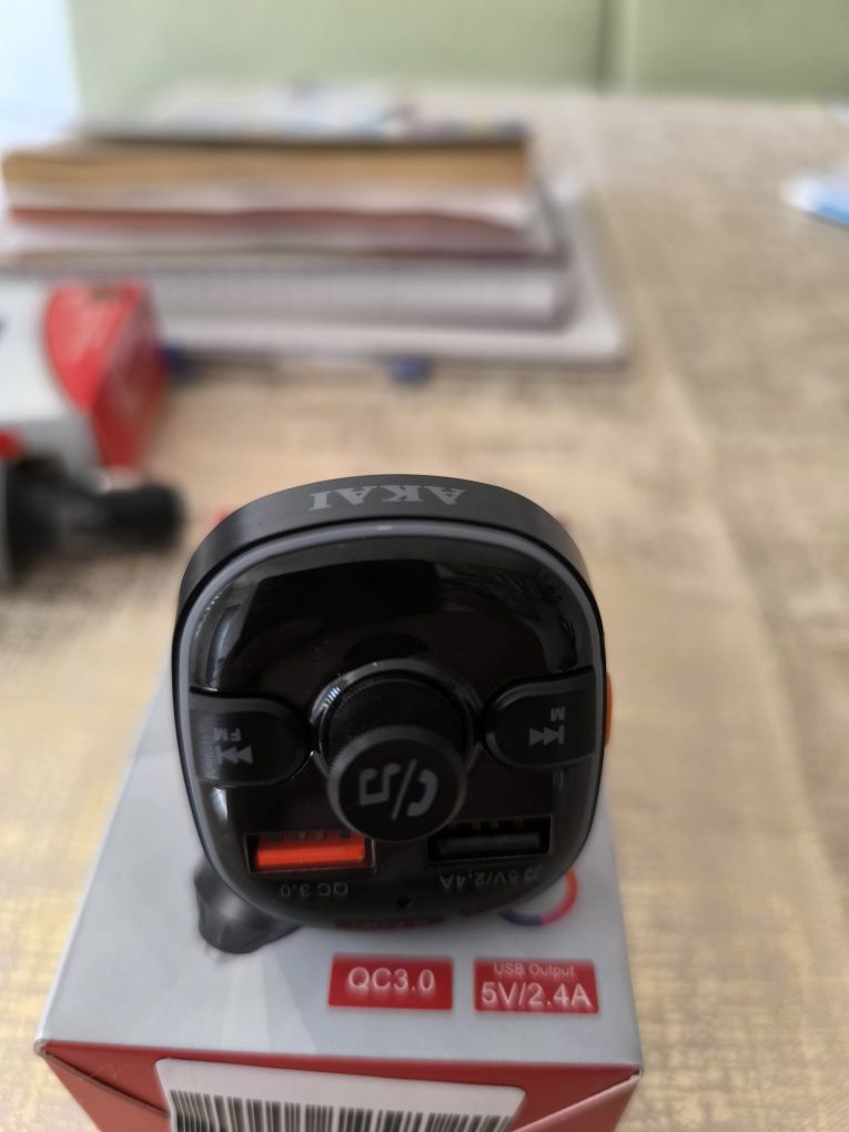 FM трансмитер AKAI FMT-52BT USB, слот за карта памет