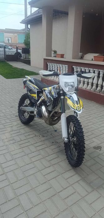 HUSQVARNA TE 300 2016 2T  40 ore