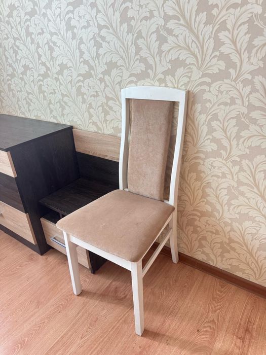 Продом стуля отличном состоянии 4 штук