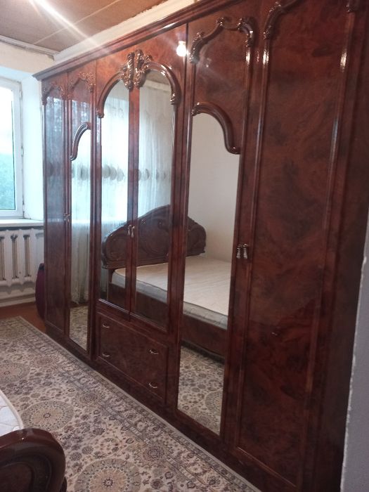 Продается спальныи гарнитур